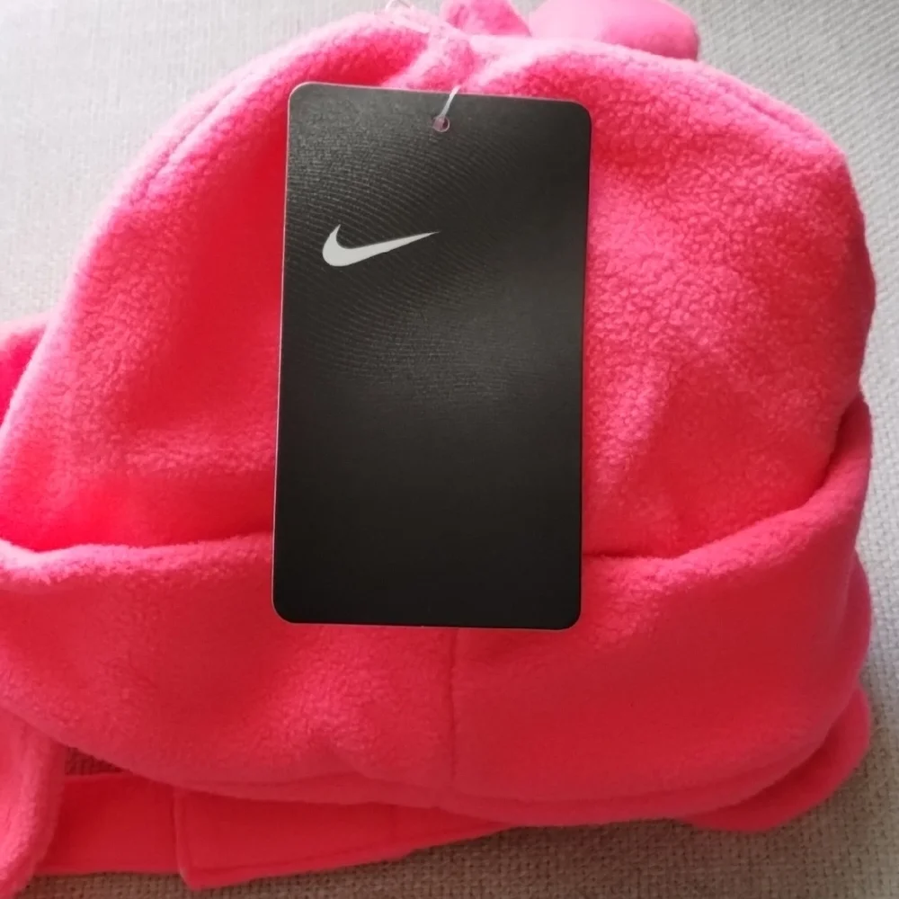 Nike vibrant pink